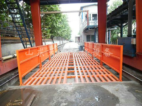 點擊查看詳細(xì)信息<br>標(biāo)題：濟(jì)寧唐口煤礦4X12米煤礦專用洗車機(jī) 閱讀次數(shù)：2431